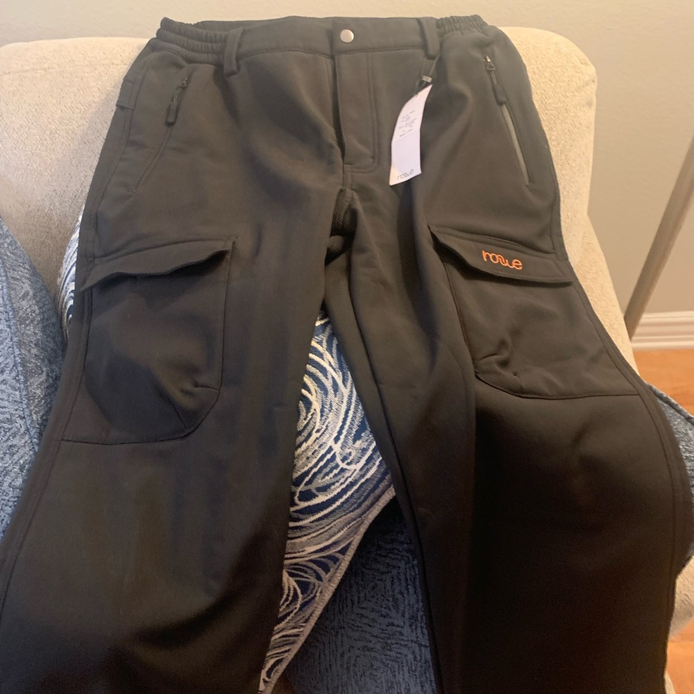 Brand new womens snow/ski pants, size 32W, 30.5L